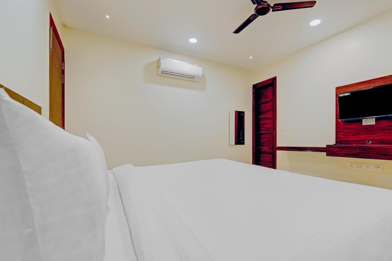 Collection O Hotel Aditya Palace Near Leisure Valley Park Gurgaon Exterior photo